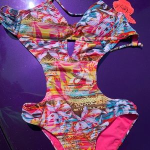 One piece tie back swim wear. Brand New, Never wor